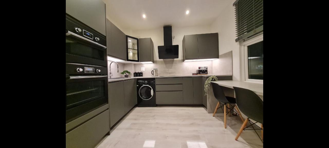 Double Room In Shared Flat London Exteriör bild
